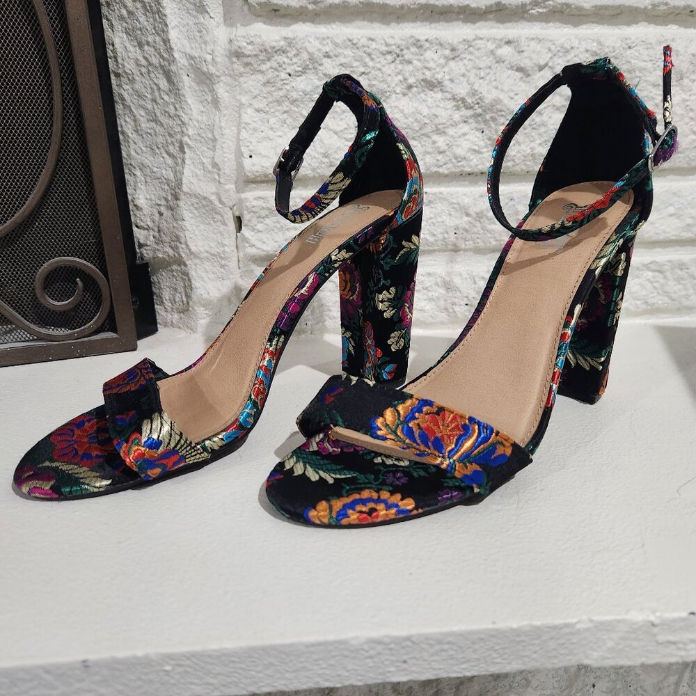 SILK EMBRODERED LOOK CHUNKY HEELS